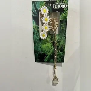 Studio Ghibli My Neighbor Totoro Floral Totoro Charm Claw Clip Studio Ghibli My Neighbor Totoro Floral Claw Clip - BoxLunch  main image 4